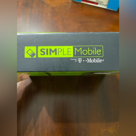 Simple Mobile TMobile, ZTE smartphone, cell phone - Picture 6 of 11